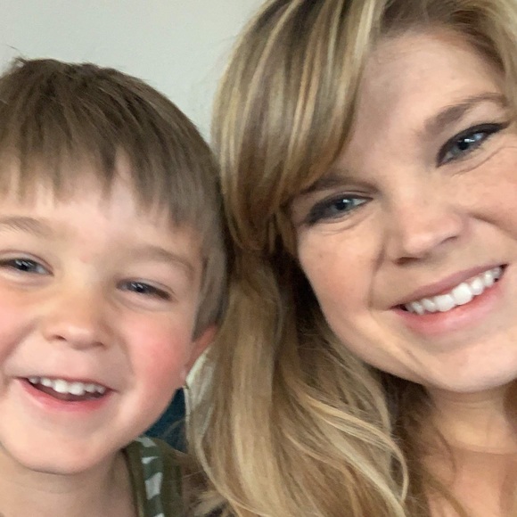 Meet your Posher, Tricia - Picture 1 of 1